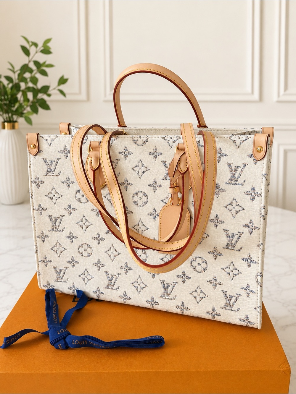 Auth Louis Vuitton Monogram Canvas Shoulder Tote Onthego MM Neutrals Jacquard